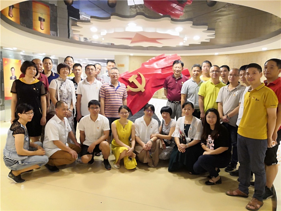 合影1.jpg