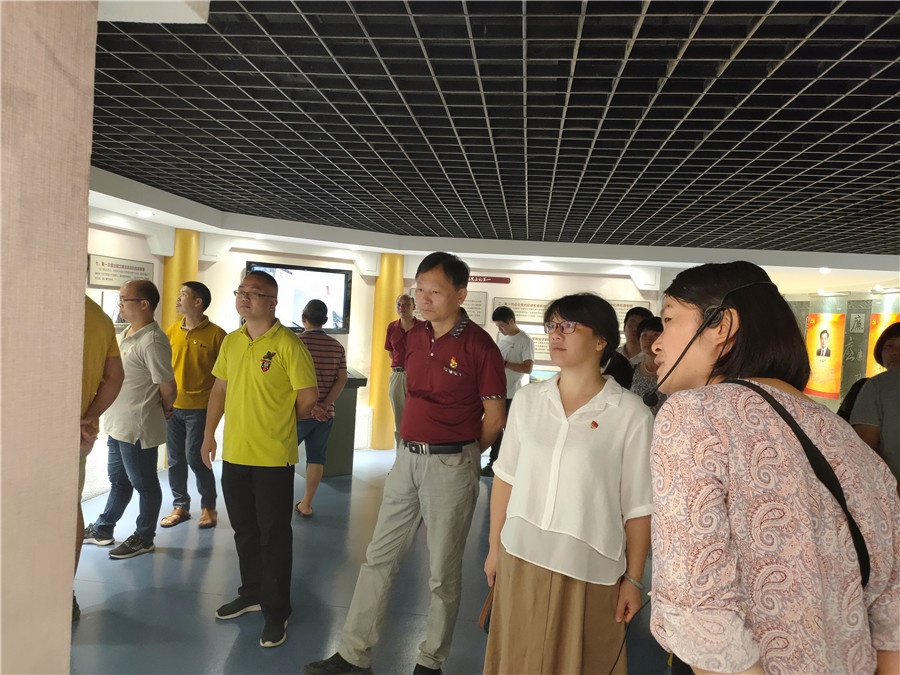参观5.jpg