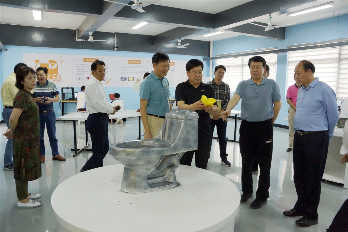 3D打印室4.JPG