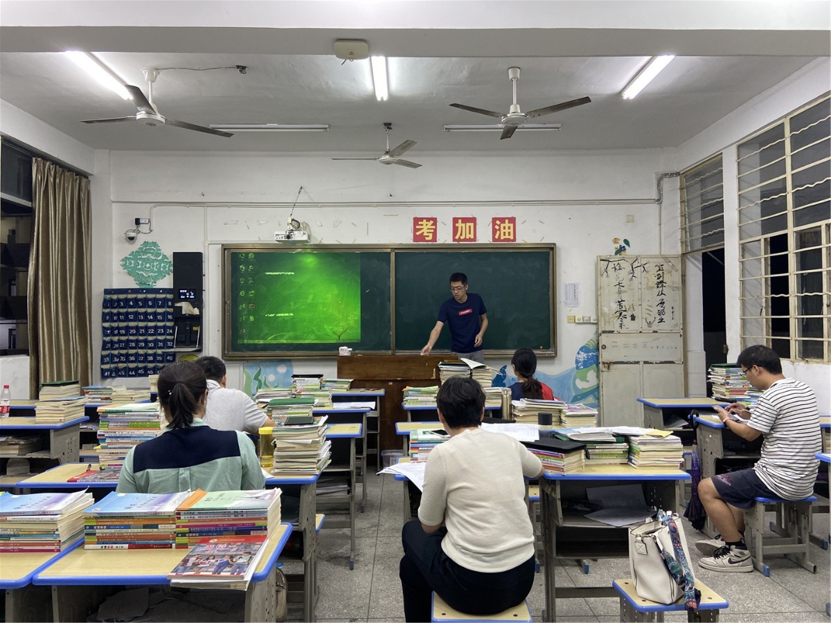 洪伟鹏.jpg 洪伟鹏.jpg