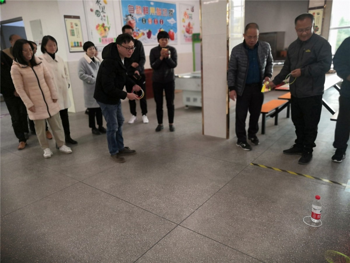 套圈2.jpg 套圈2.jpg