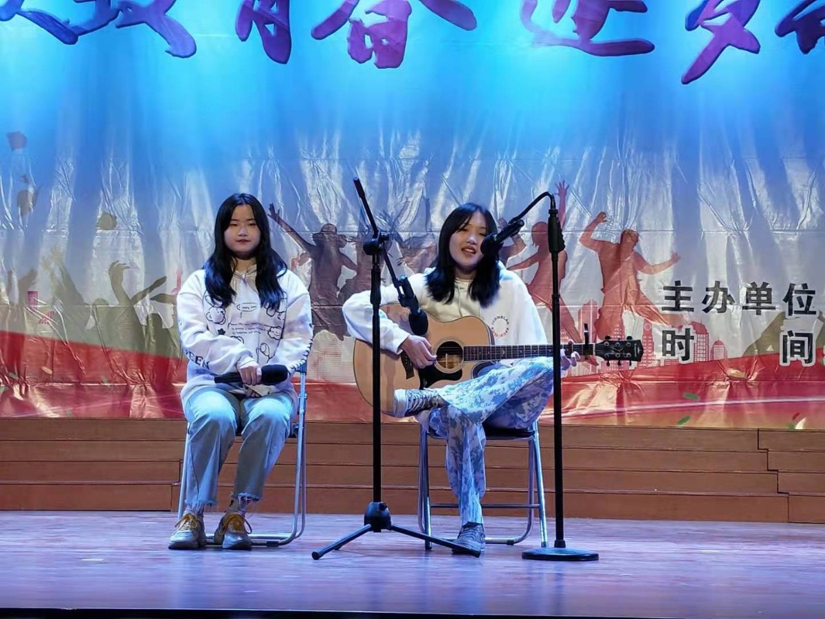 吉他.jpg 吉他.jpg
