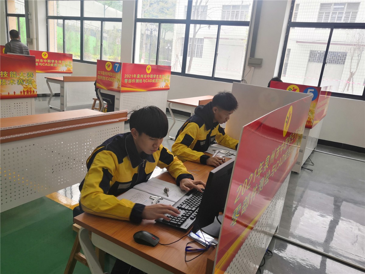 5.我校选手风采2.jpg 5.我校选手风采2.jpg