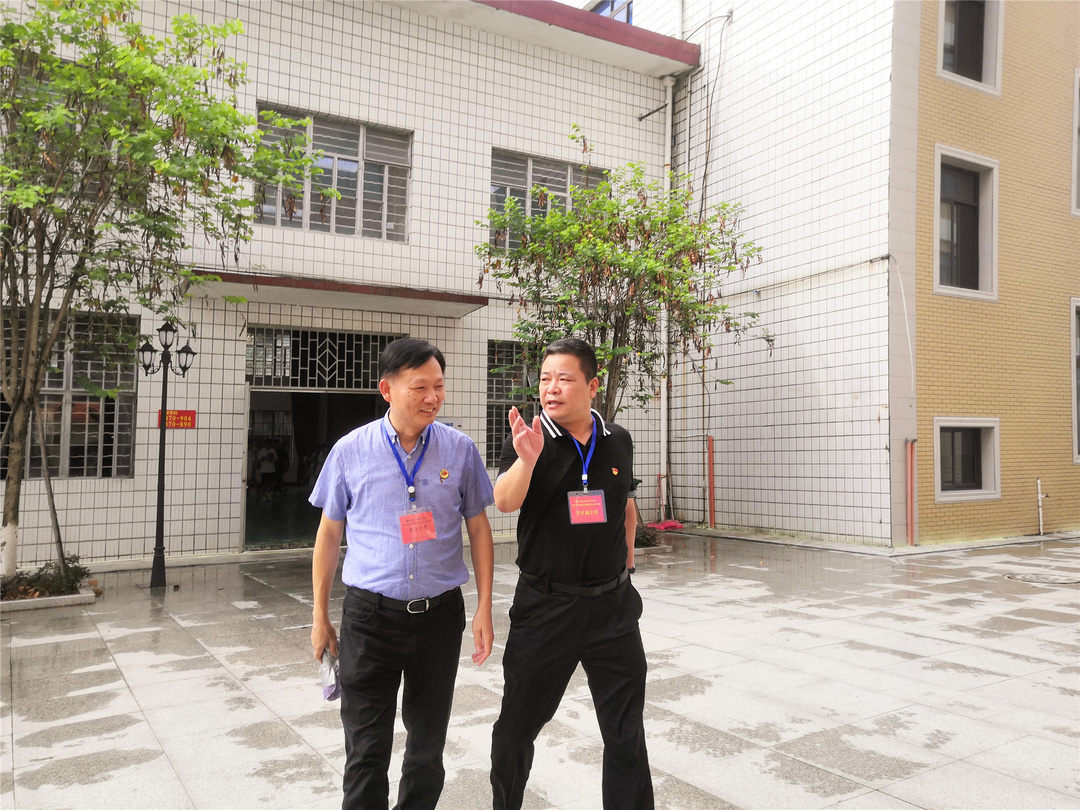 1 礼堂外.jpg 1 礼堂外.jpg