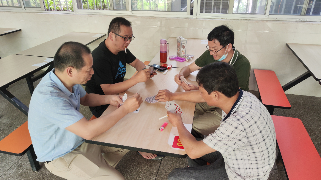 扑克2.jpg 扑克2.jpg