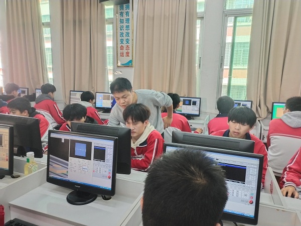 1734400746749543.jpg 06课堂-徐永尊1.jpg